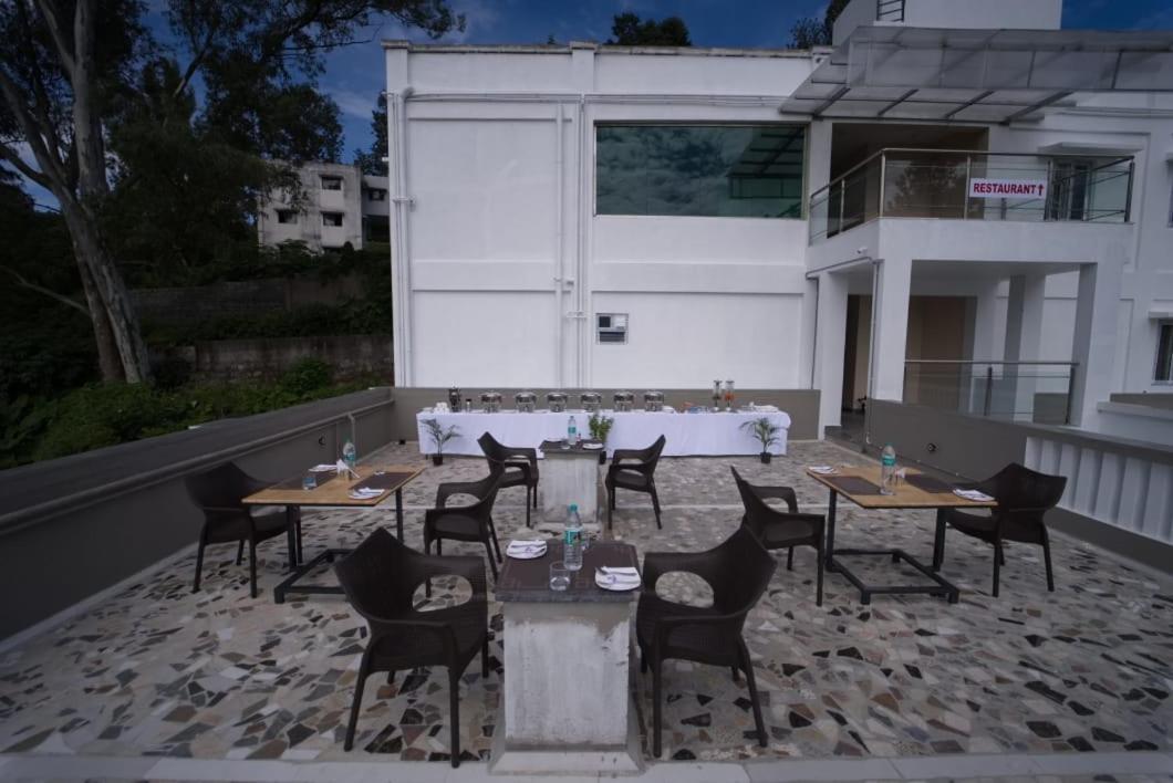 Hotel Peppers Yercaud Exterior photo