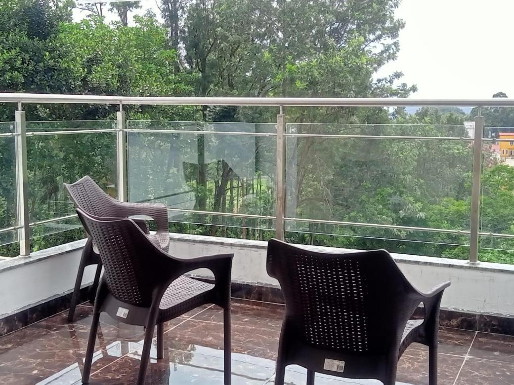 Hotel Peppers Yercaud Exterior photo